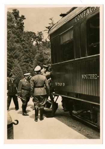 Carte Postale "Négociations de l'armistice de 1940 à Rethondes, Compiègne" - Collection du © CHRD, fonds Bernard Le Marec, N° Inv. Ar 2077