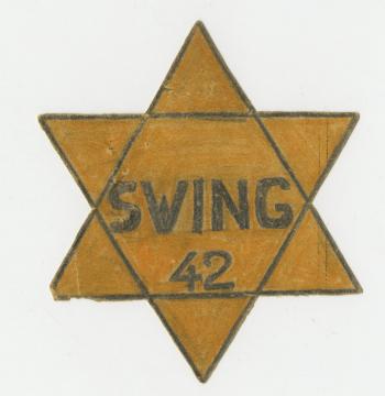 Étoile « zazous » Swing 42 - © Collection du Musée de la Préfecture de Police de Paris