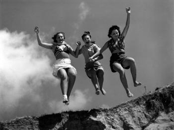 Le grand saut, Belle-Île en mer, 1937 - © Pierre Jamet