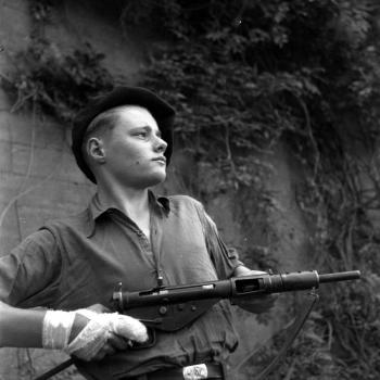 Émile Rougé, jeune maquisard blessé à la main, 1944 © Photo Émile Rougé - Collection Ordan-Rougé