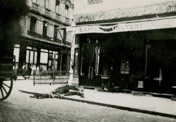Exécution devant le café-restaurant du Moulin à Vent, place Bellecour, 1944 © Droits Réservés