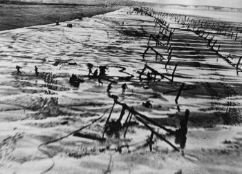 Survol allié d'une plage du Cotentin