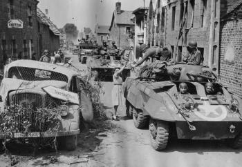 Traversée du le village manchois Le Repas