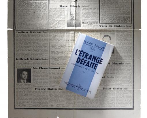 Journal "Lyon libre" accompagnée du Livre "Étrange défaite" de Marc Bloch © Photo Pierre Verrier - Collections du CHRD, Ar. 18 et Ar. 1378