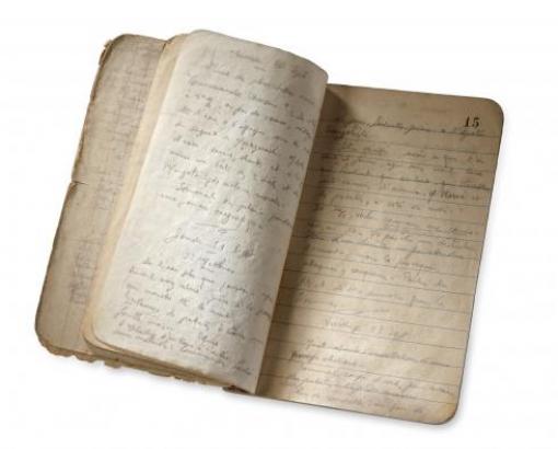 Journal de Victor Tiollier, déporté, 28 juin 1944 au 26 février 1945 ; texte rédigé au crayon à papier ; carnet 15 x 11 cm © Photo Pierre Verrier - Collections du CHRD, Ar. 1211