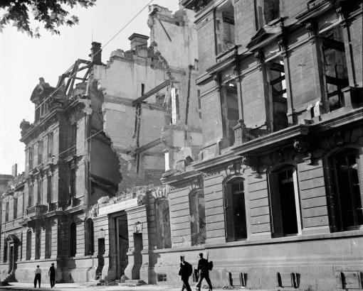Bombardement de l'Ecole du Service Militaire en 1944 © Ordan-Rougé - Émile Rougé