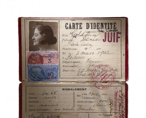 Carte d'identité de Denise Goldstein © Photo Pierre Verrier - Collection du CHRD, Ar. 241