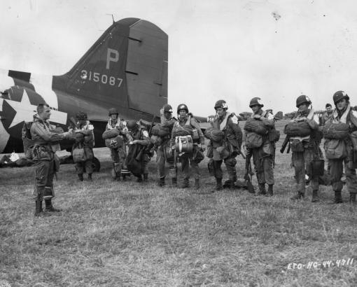 Soldats américains avant le départ pour la Normandie 