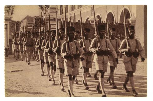 Carte postale sur les troupes de l'Empire "Cipayes indiens" - Collection du © CHRD, Fonds Bernard Le Marec, N° Inv. Ar. 2077