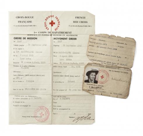 Ordre de mission et carte d’identité de la Croix-Rouge française au nom de Simone Saint-Olive, 1945 - Collection particulière  © Pierre Verrier