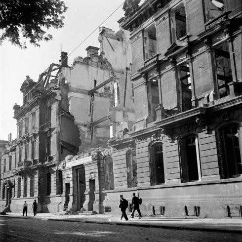 Bombardement de l'Ecole du Service Militaire en 1944 © Ordan-Rougé - Émile Rougé