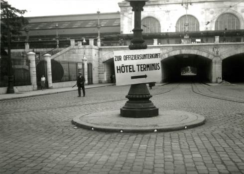Charles Bobenrieth, Hôtel Terminus, près de la gare de Perrache, vers 1942-1943 © Photo Charles Bobenrieth - Collection Nouvellet-Dugelay BGA Permezel