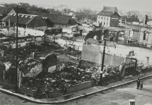 Destructions à Chartres après le bombardement du 3 juin 1940