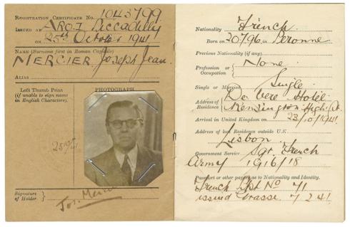 Faux papiers britanniques, 25 octobre 1941