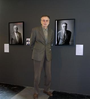 Exposition " Visages (du centre) d'histoire. Portraits de témoins par Frédéric Bellay" en 2009 au CHRD avec Maurice Dupré - © CHRD Lyon