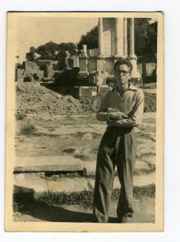 Pierre Vidal-Naquet à Rome en 1949 © Collection privée - Droits Réservés