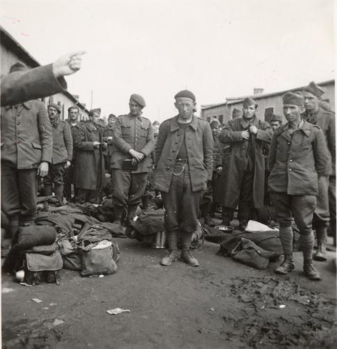 L’arrivée au Stalag - © CICR, Comité international de la Croix-Rouge de Genève