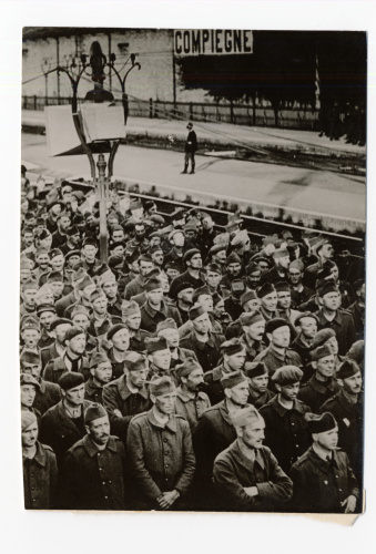 Prisonniers de guerre en gare de Compiègne, 11 août 1942 - © Droits Réservés