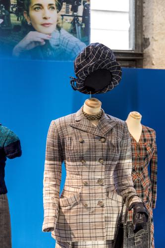 Costumes de la série "Un village français" présentés à l'exposition "Pour vous Mesdames" au CHRD en 2013 - © Laurent Vella, 2013