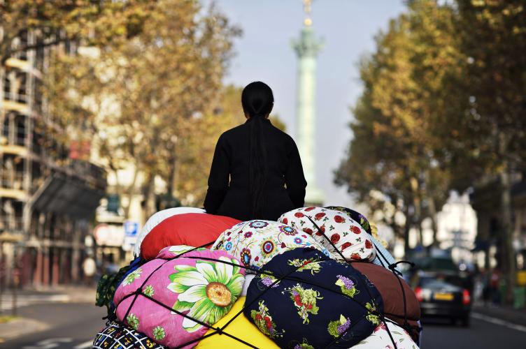 Œuvre "Bottari Truck – Migrateurs" de Kimsooja, 2007-2009 - Collection du Musée national de l’histoire de l’immigration de Paris.