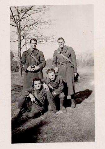 Jean-Pierre Vernant pendant son service militaire, en 1939, vers Modane © Collection privée - Droits Réservés