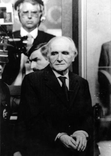 Klaus Barbie à l'ouverture de son procès au palais de Justice de Lyon, le 11 mai 1987 © Bibliothèque municipale de Lyon - Claude Essertel