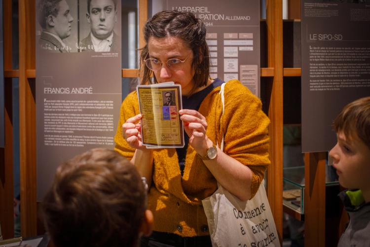 Visite pour les enfants dans l'exposition permanente