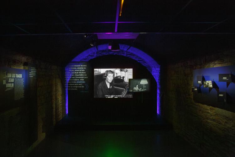 Séquence INA de Colette Pons dans l'exposition Jean Moulin, les voies de la liberté