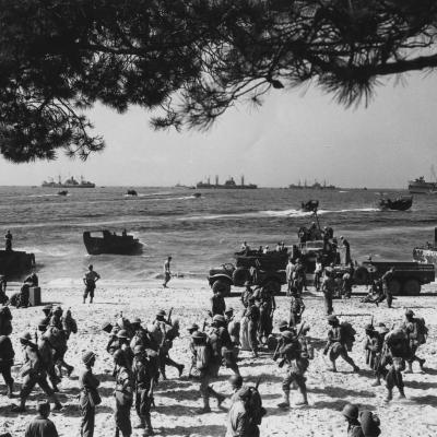15 août 1944, les troupes françaises et américaines débarquent sur les plages du sud de la France