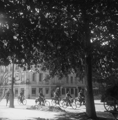 Départ de soldats allemands à bicyclette, 2 septembre 1944
